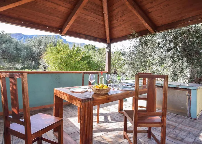 2 Bedroom Awesome Home In Altavilla Milicia