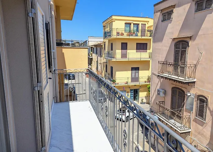 Bedda Milicia - Newly Built Townhouse With Sea View Terrace & Private Heated Jacuzzi